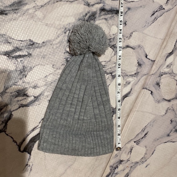 Womens Michael Kors Logo Stocking Cap! Grey/ Silver, NWOT! - Picture 8 of 10